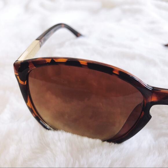 Celia Tortoise Brown Cat Eye Full Rim Sunglasses - Picture 6 of 9